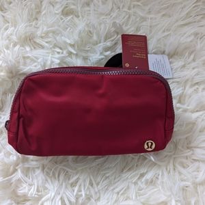 Lululemon everywhere belt bag